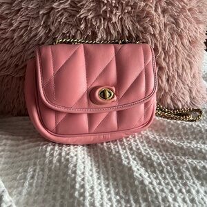 Coach PILLOW MADISON SHOULDER BAG
18 WITH QUILTING